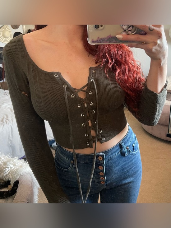 Forever 21 Tops - NEW Forever 21 Olive Green Lace-Up Ribbed Crop Top Sweater L - Olive Green